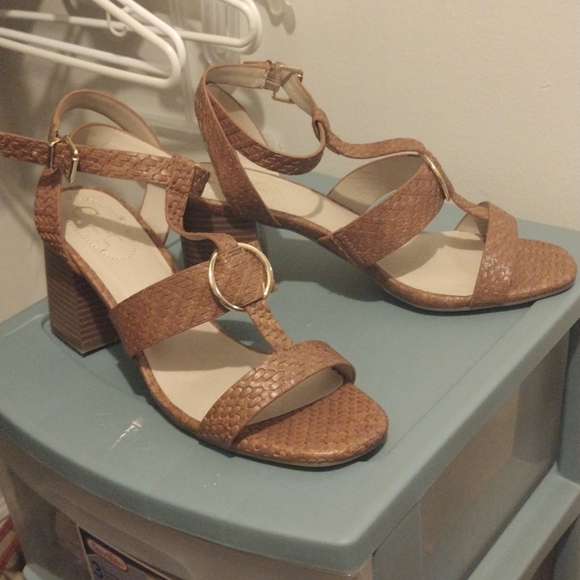 Size 11 women's brown ankle strapped block heel shoes - Picture 1 of 10